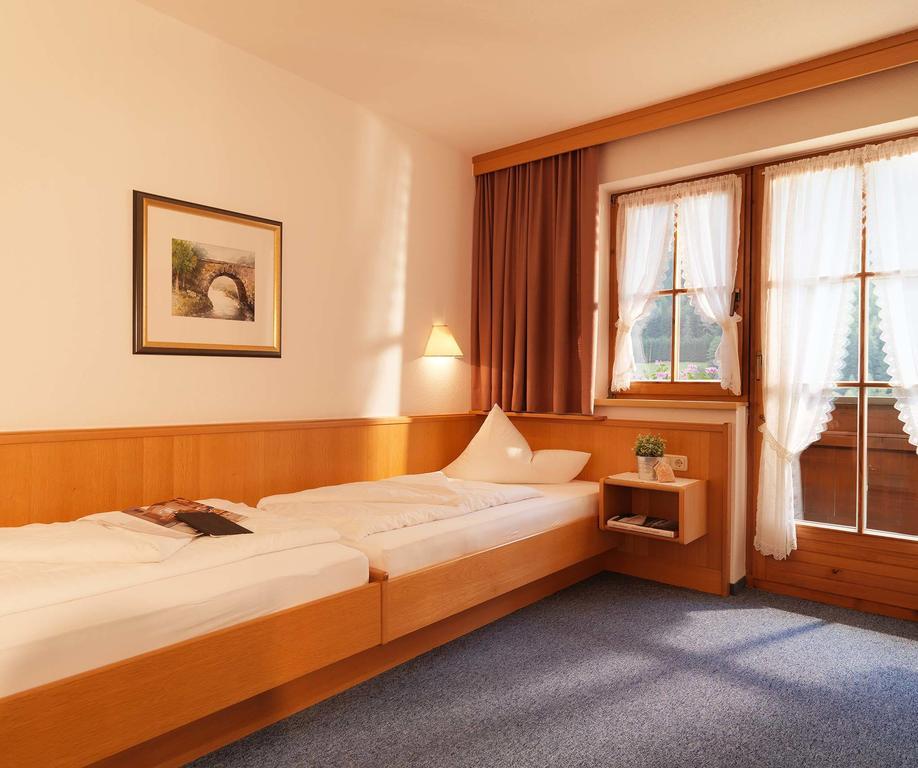 Landhaus Strolz Sankt Anton am Arlberg Room photo
