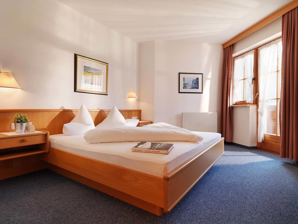 Landhaus Strolz Sankt Anton am Arlberg Room photo