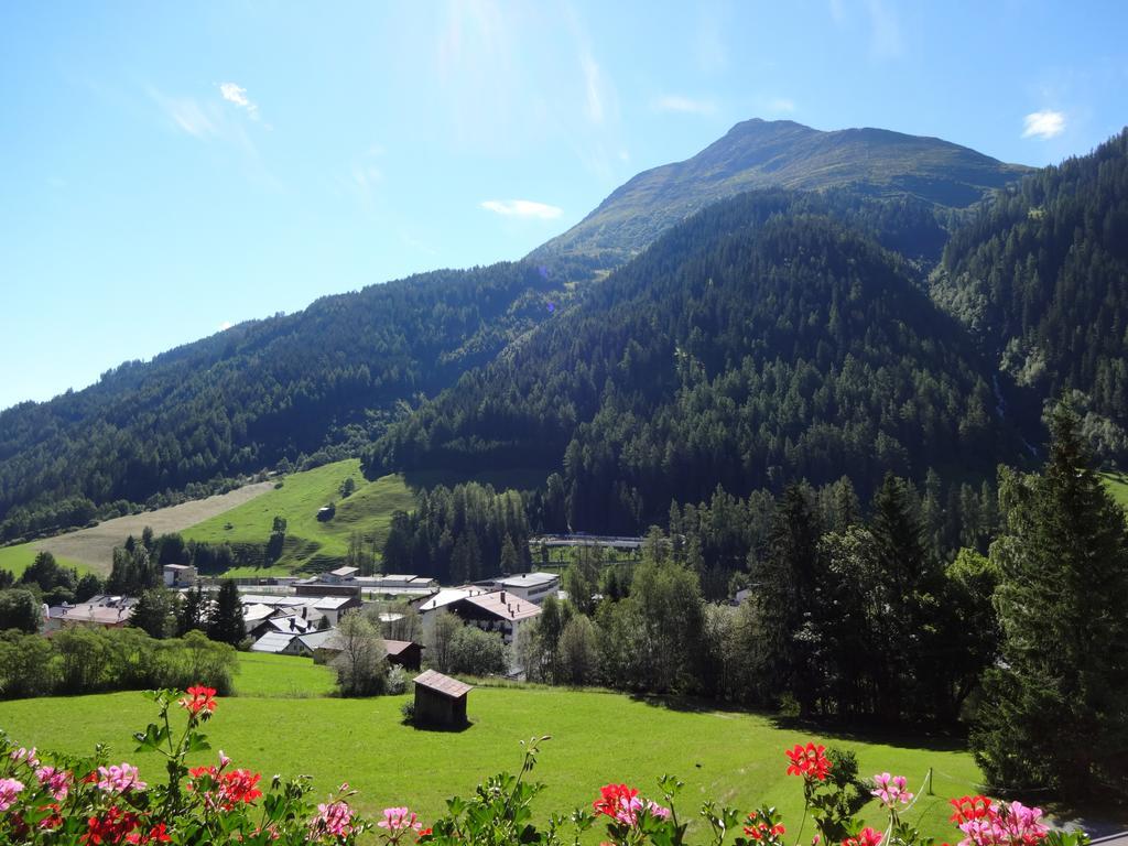 Landhaus Strolz Sankt Anton am Arlberg Room photo